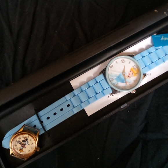 Cinderella disney blue silver watch new in box - Picture 4 of 12